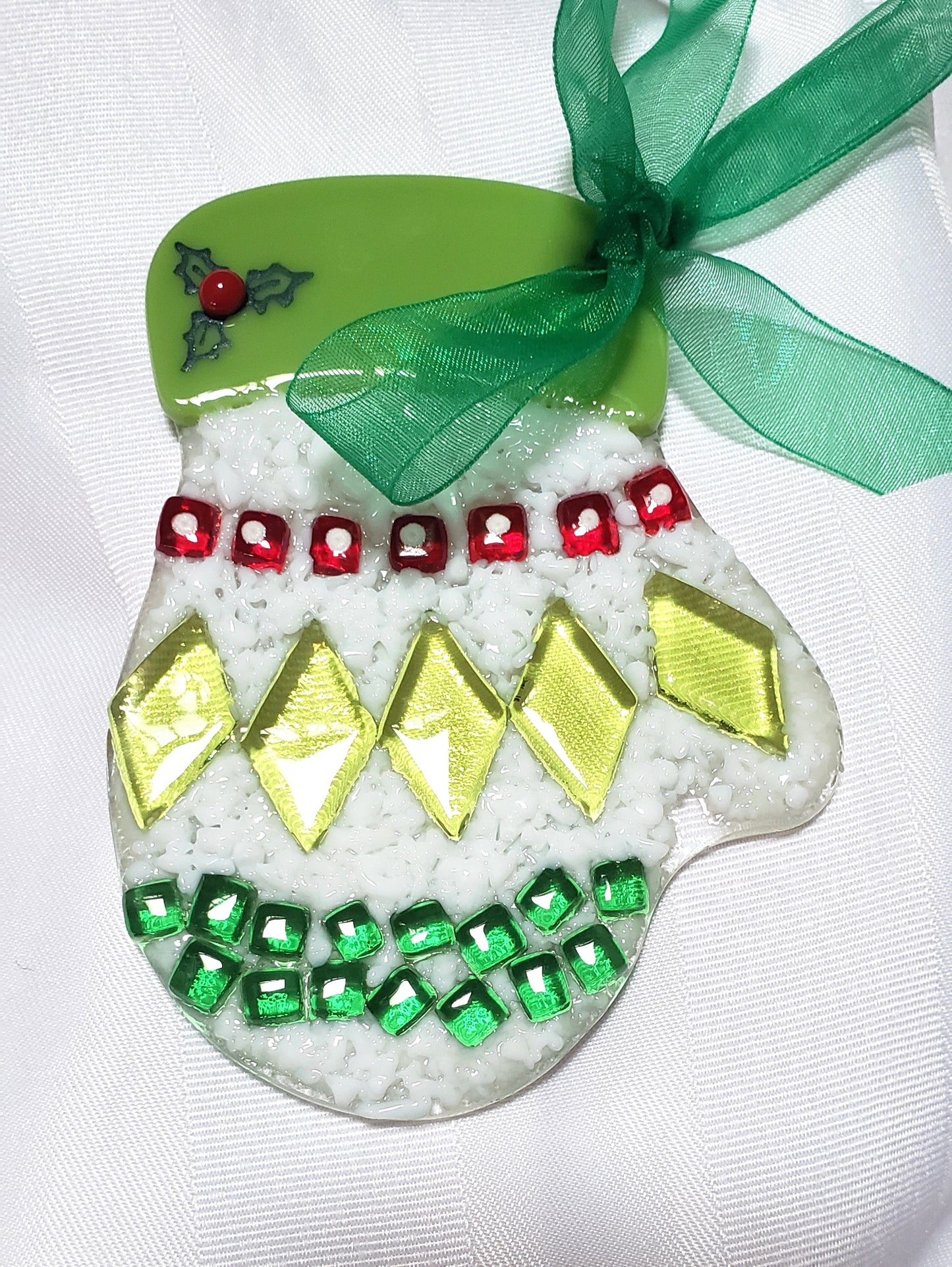 Glass Christmas Ornaments - Merry Mittens