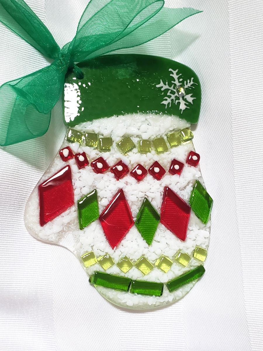 Glass Christmas Ornaments - Merry Mittens