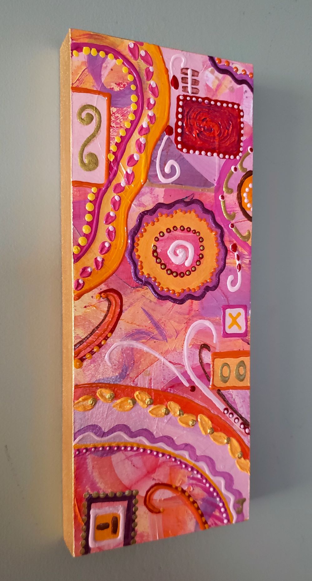 Side view on wall of abstract painting called Oh Yeah!