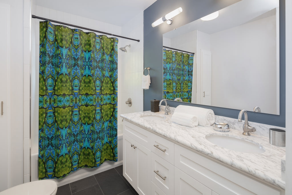 bathroom decor showing shower curtain